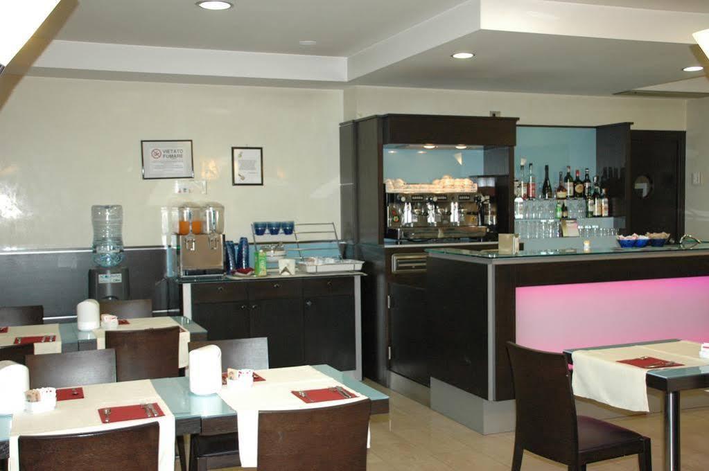 Hotel Kristall Corsico Esterno foto