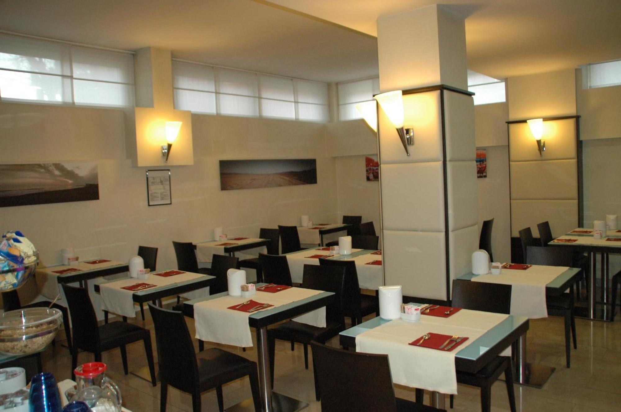 Hotel Kristall Corsico Esterno foto