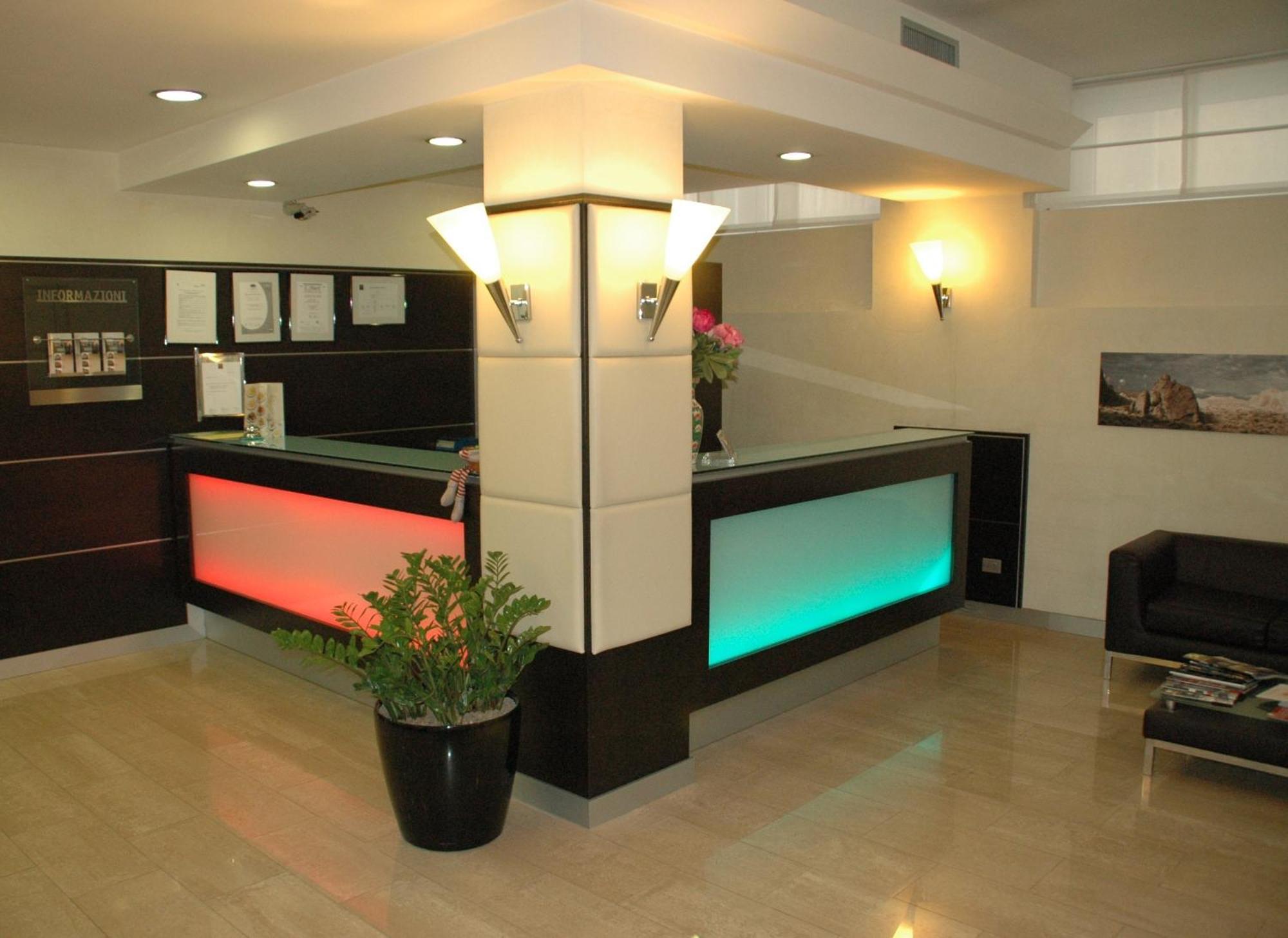 Hotel Kristall Corsico Esterno foto